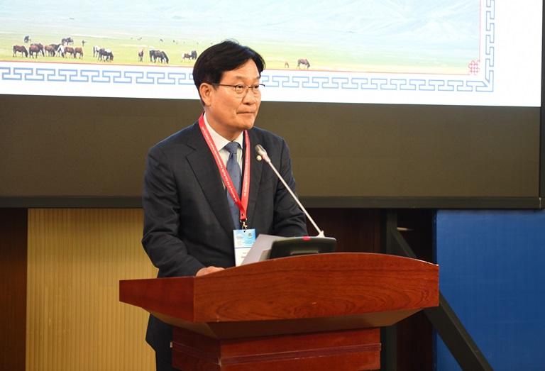 Honourable Dongkun Shin, delegate of the President of the APPFGH and Chair of the Health and Welfare Committee of the National Assembly of the Republic of Korea